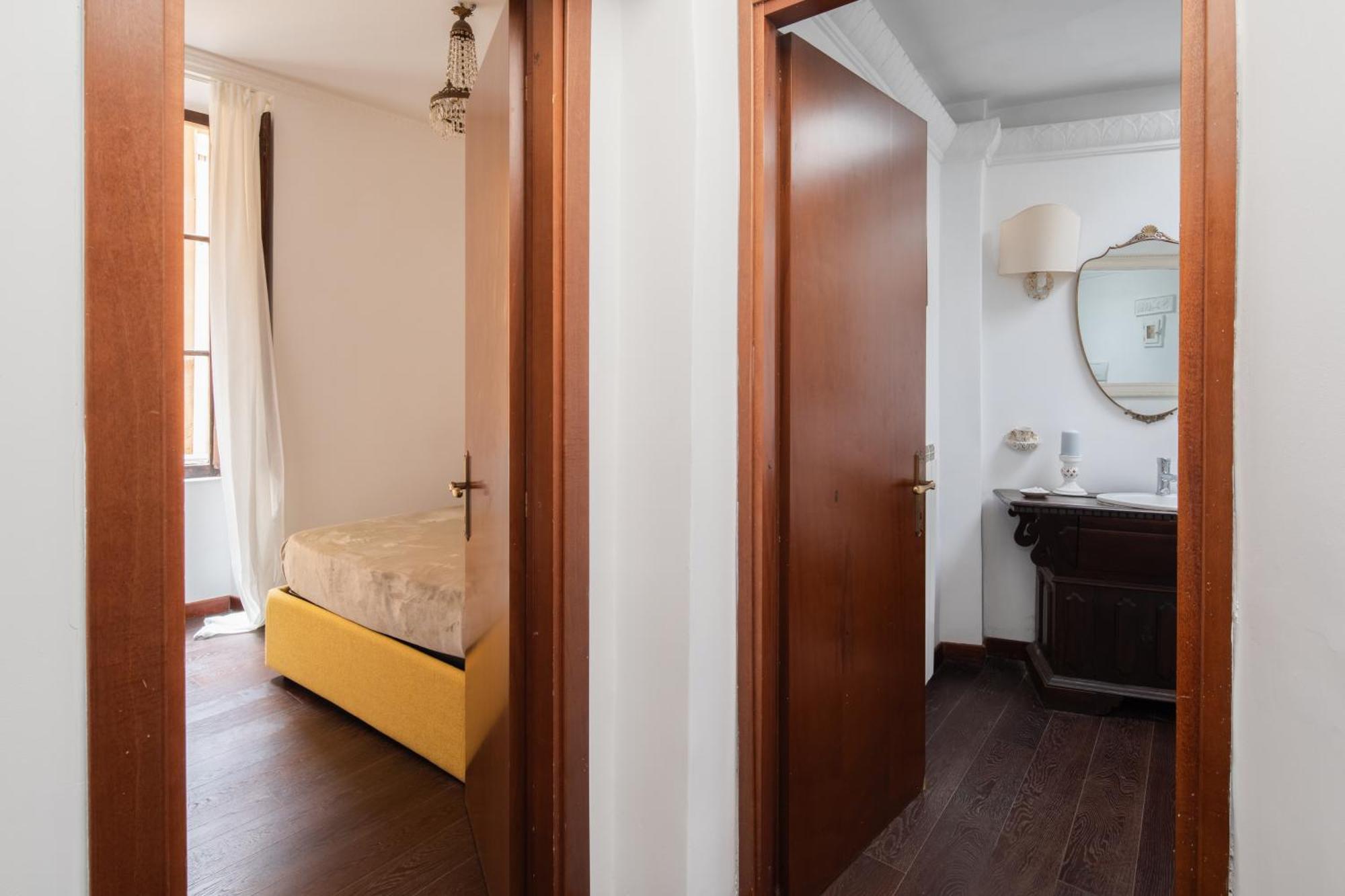 Apartment Domus Allegra Trevi Fountain - From 2 To 10 People *